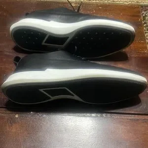 Wolf & Shepherd | Shoes | Wolf Shepherd Crossover Longwing  display picture 2